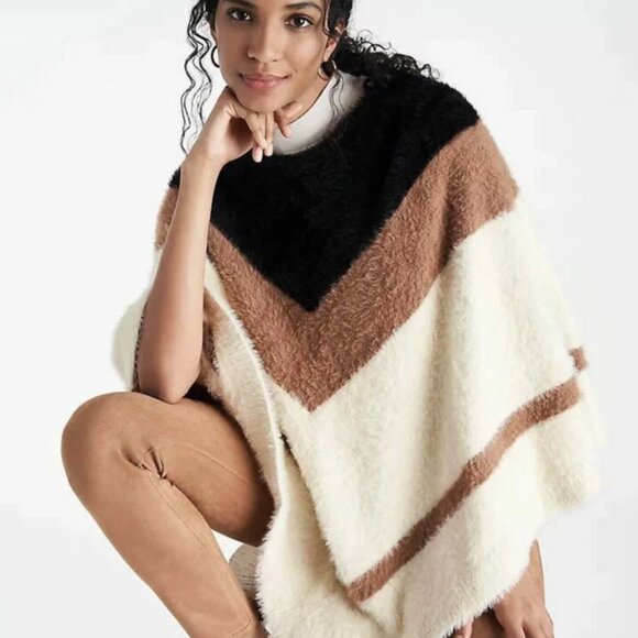 Ann Taylor Sweaters - NWOT Ann Taylor Cream and Brown Chevron Poncho